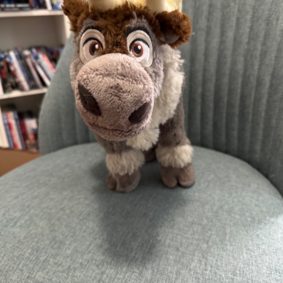 Disney store  Sven plush - Picture 2 of 2